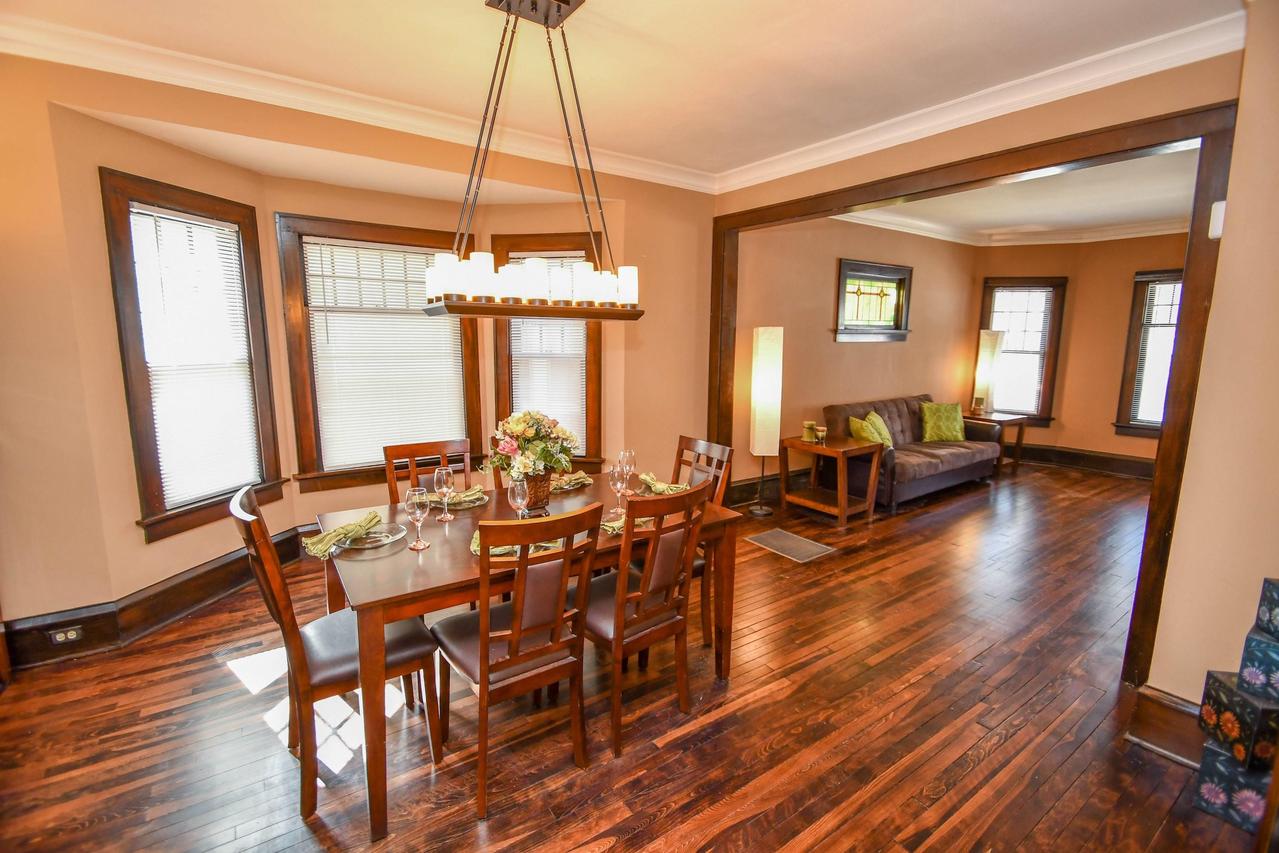 1568 S 73rd St, West Allis, WI 53214