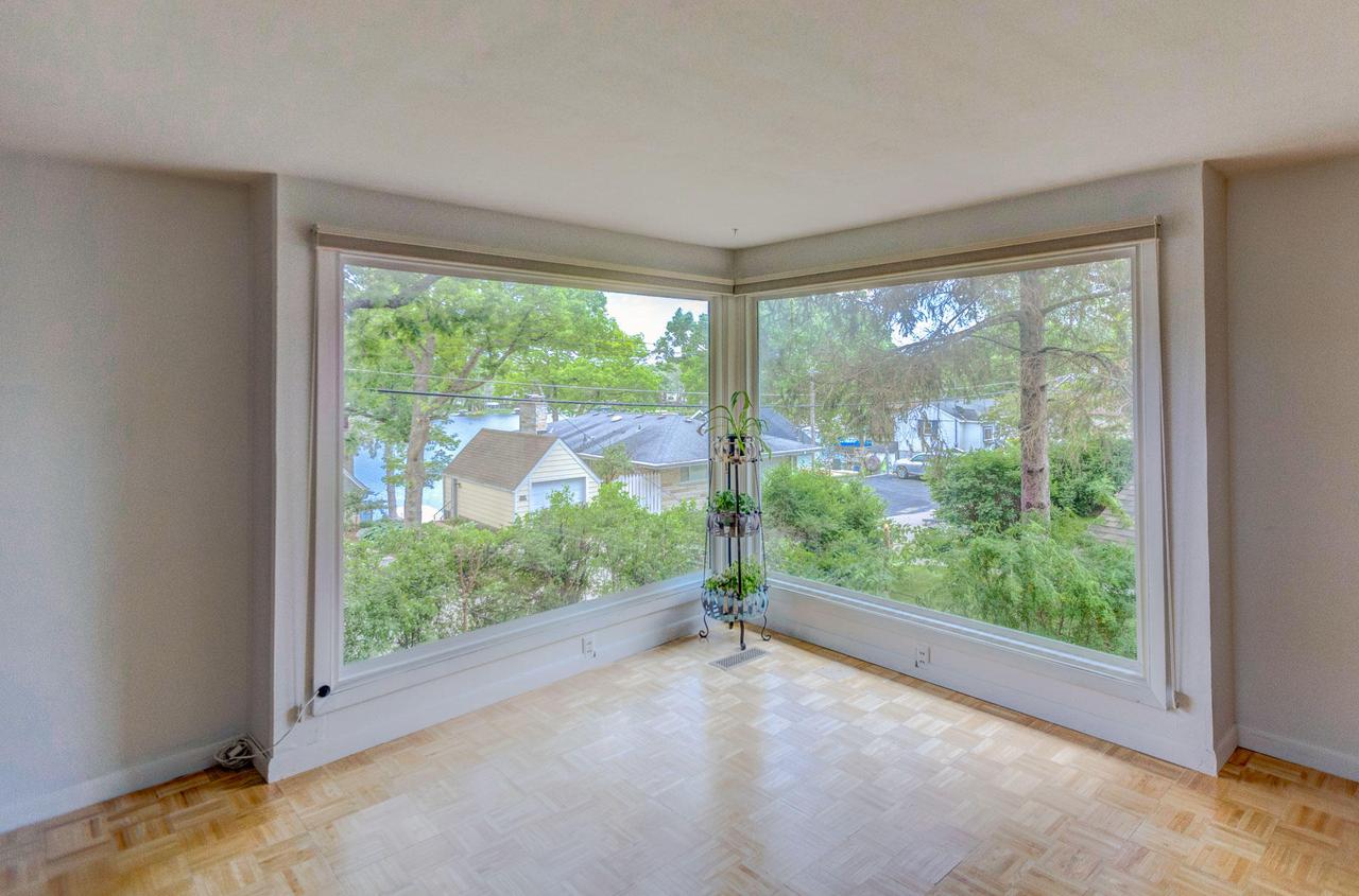 W342N4918 Oak Ln, Oconomowoc, WI 53058