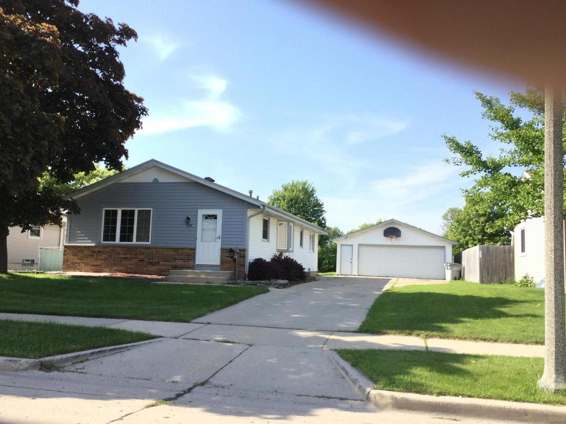 1528 W Upham Ave., Milwaukee, WI 53221