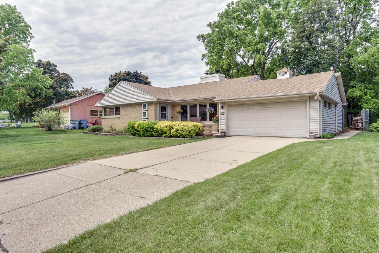 5224 W Jerelyn Pl, Milwaukee, WI 53219