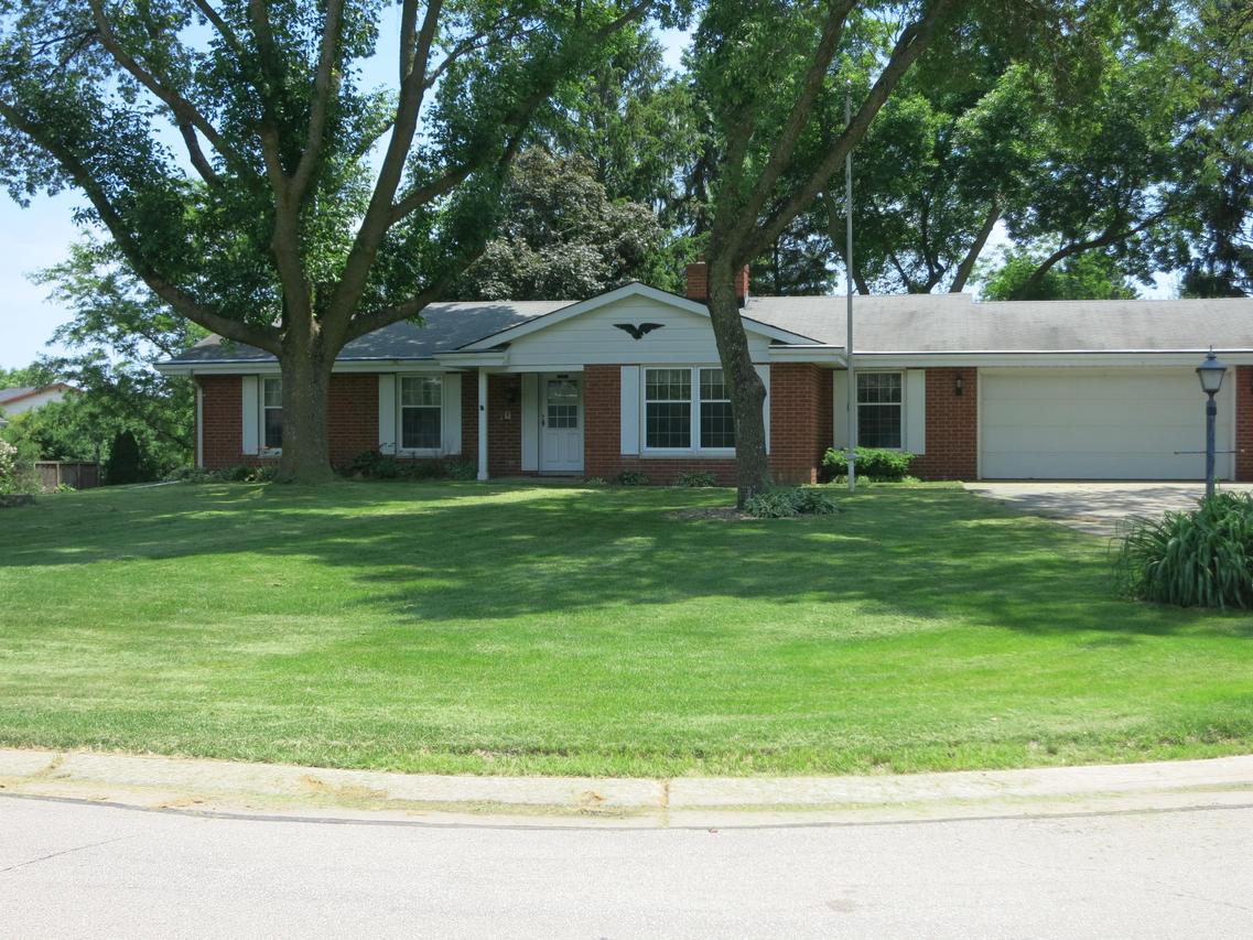 2570 S Parkside Ct., New Berlin, WI 53151