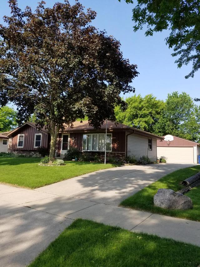 7740 S Quincy Ave, Oak Creek, WI 53154