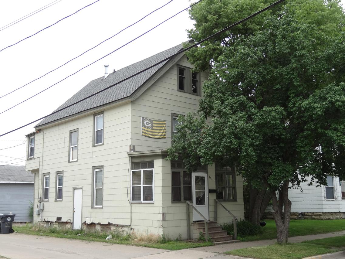 221 N 14th St., La Crosse, WI 54601