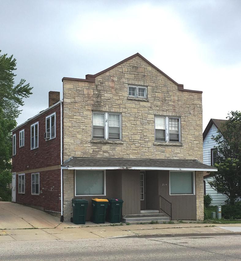 214 Kettle Moraine Dr., Slinger, WI 53086
