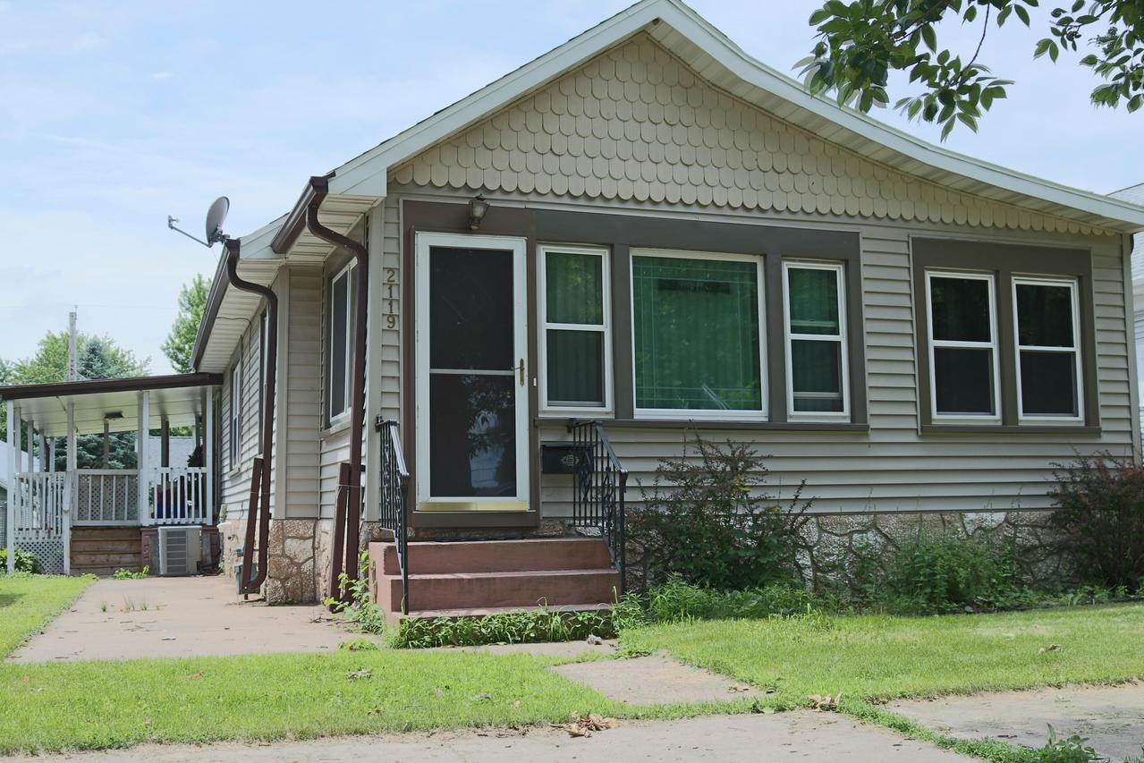 2119 Kane St, La Crosse, WI 54603