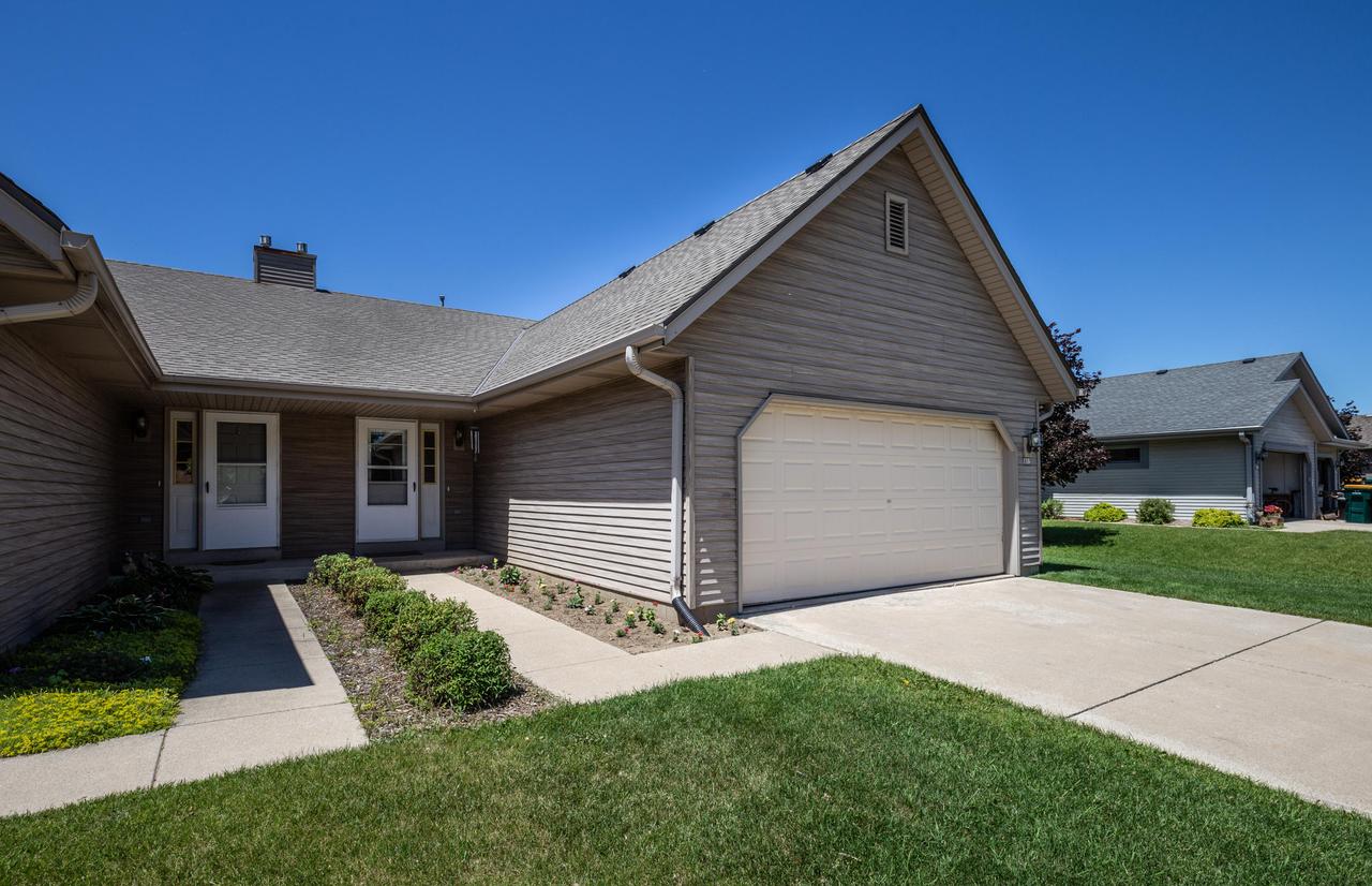 613 Ellys Way, Slinger, WI 53086