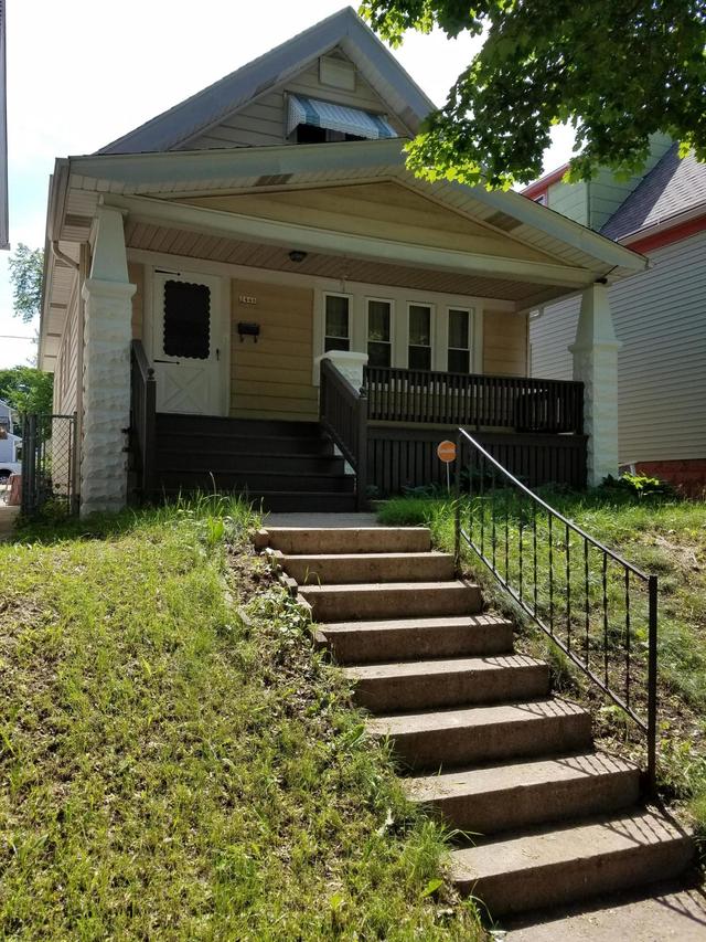 2446 S 34th St, Milwaukee, WI 53215