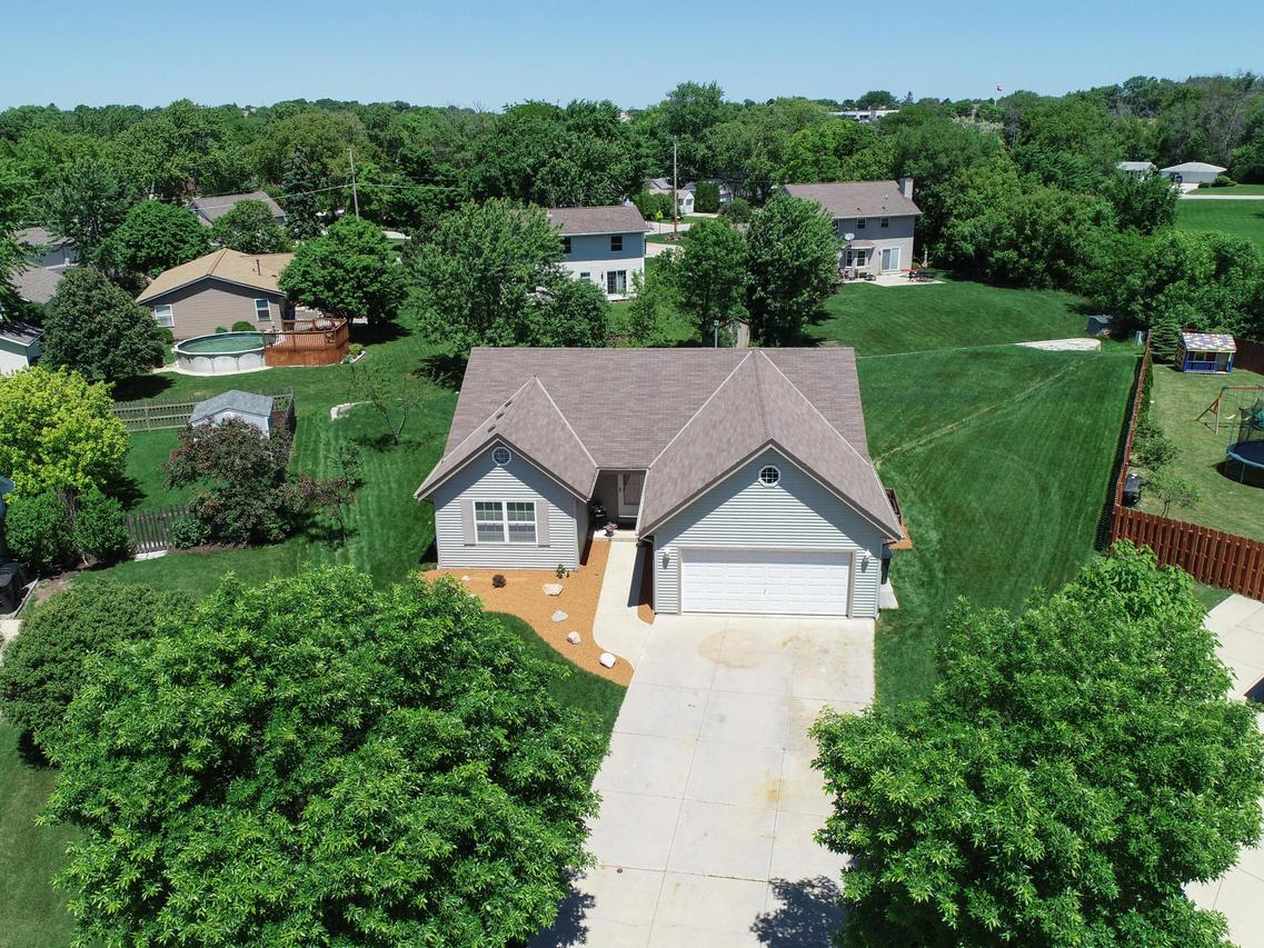 3010 W Kimberly Ave, Greenfield, WI 53221