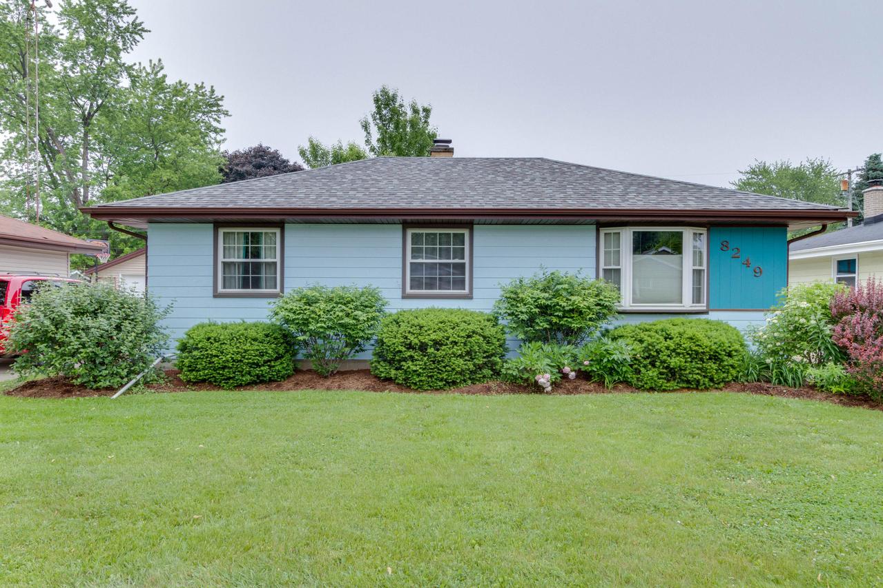 8249 25th Ave, Kenosha, WI 53143