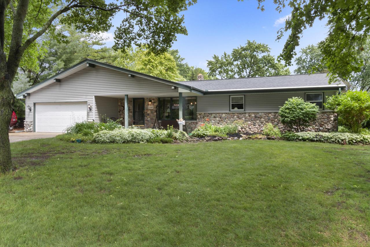 1260 Ridgeway Rd, Brookfield, WI 53045