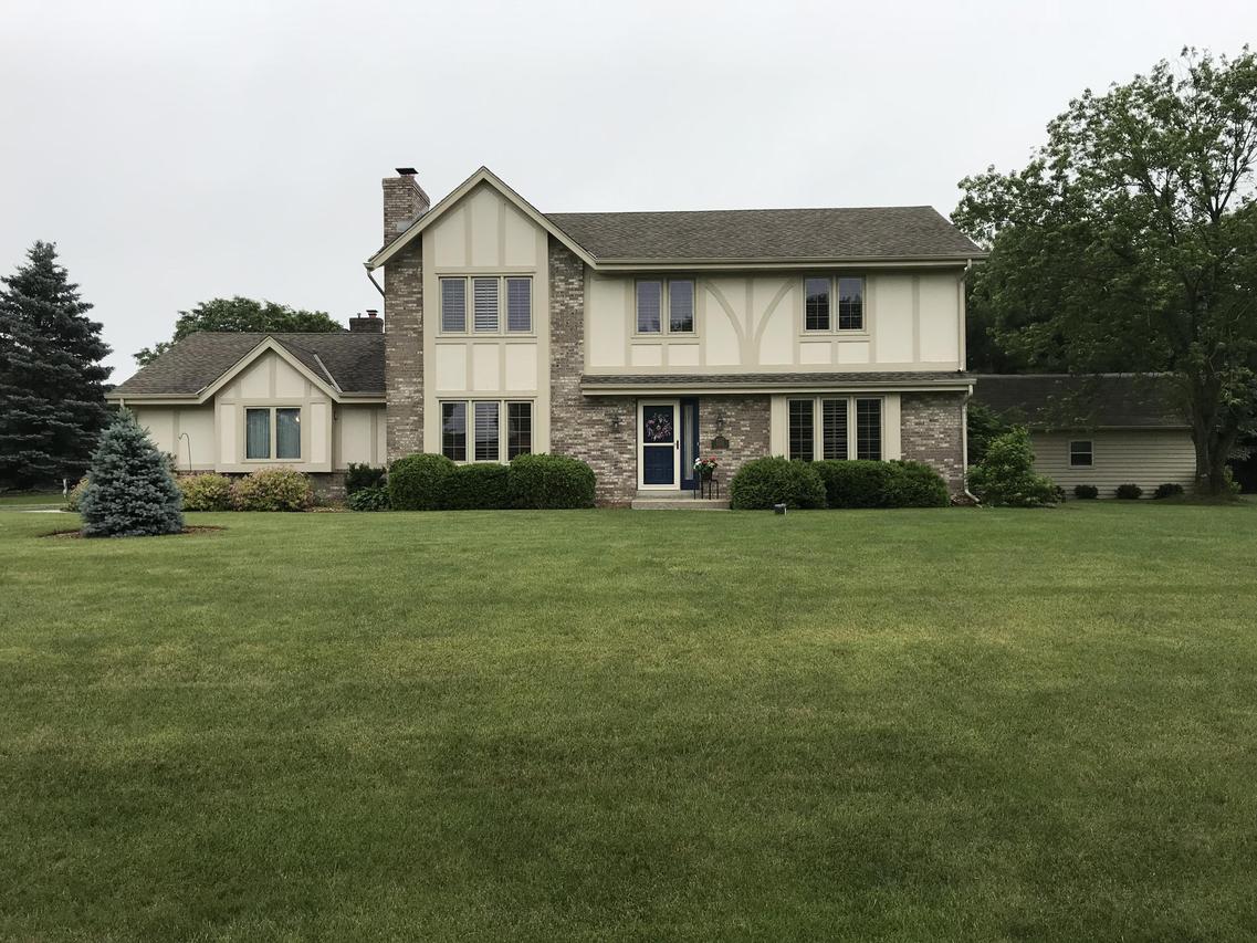 W232S5185 Hunters Holw, Waukesha, WI 53189