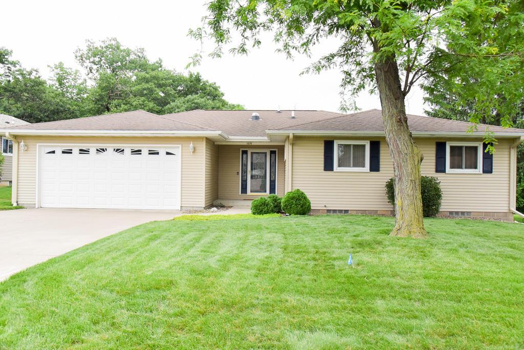 1575 Young Dr, Onalaska, WI 54650