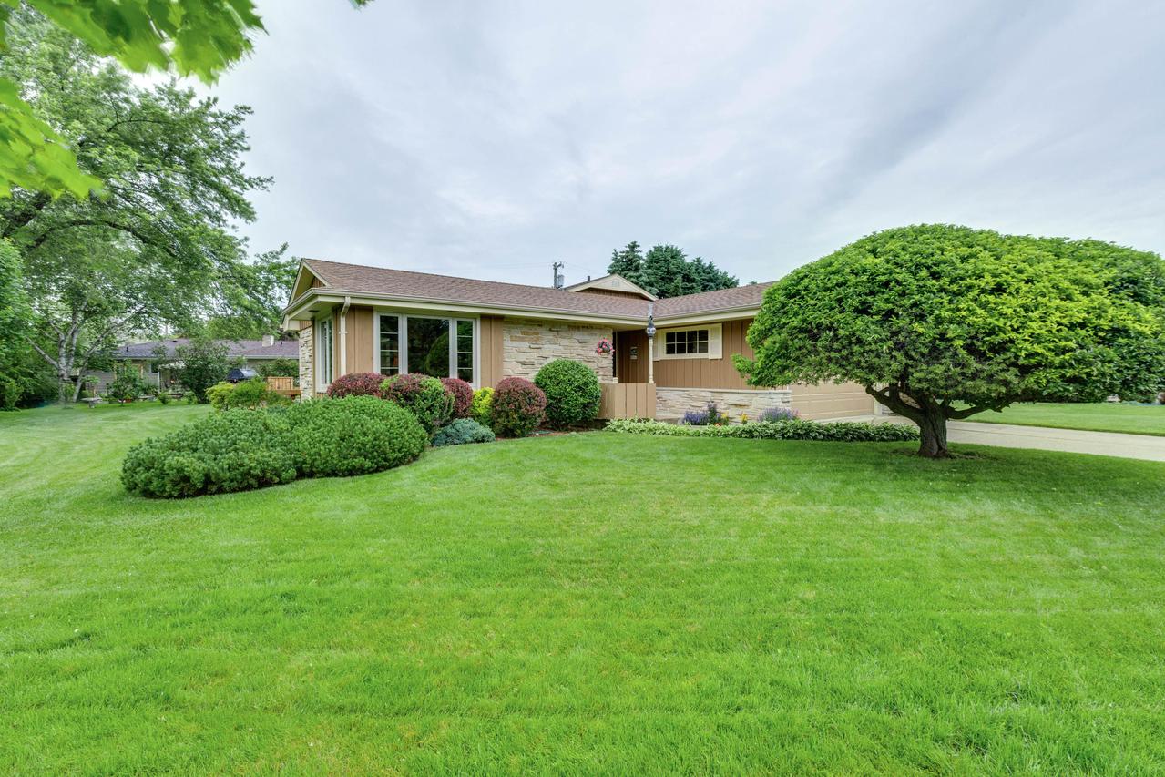 20 Queens Ct., Racine, WI 53402
