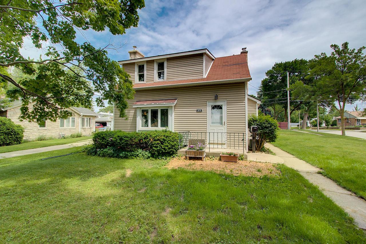 2876 S 71st St., Milwaukee, WI 53219