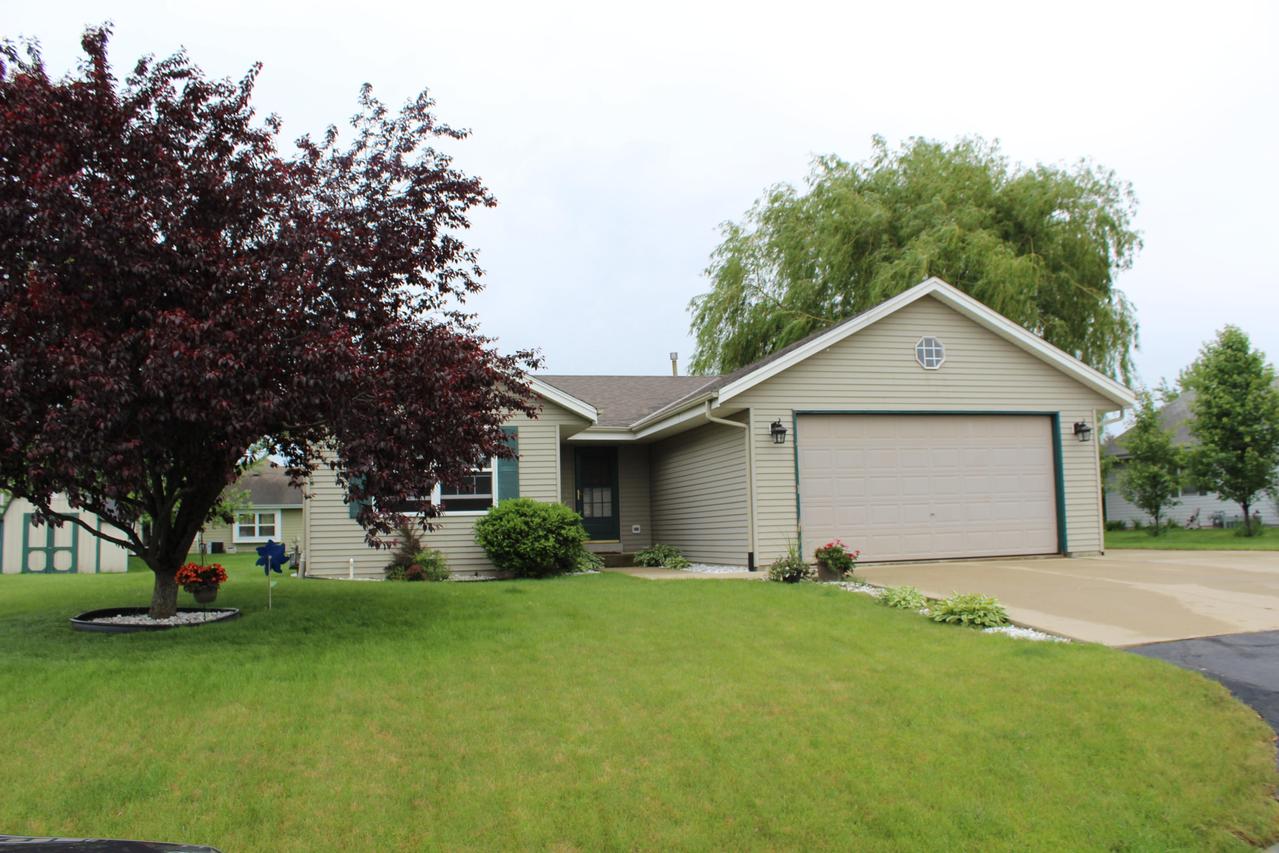 2541 Antoinette Trl, Caledonia, WI 53402