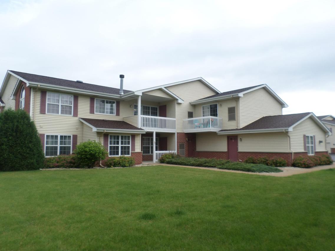 25021 87th St, Salem, WI 53168