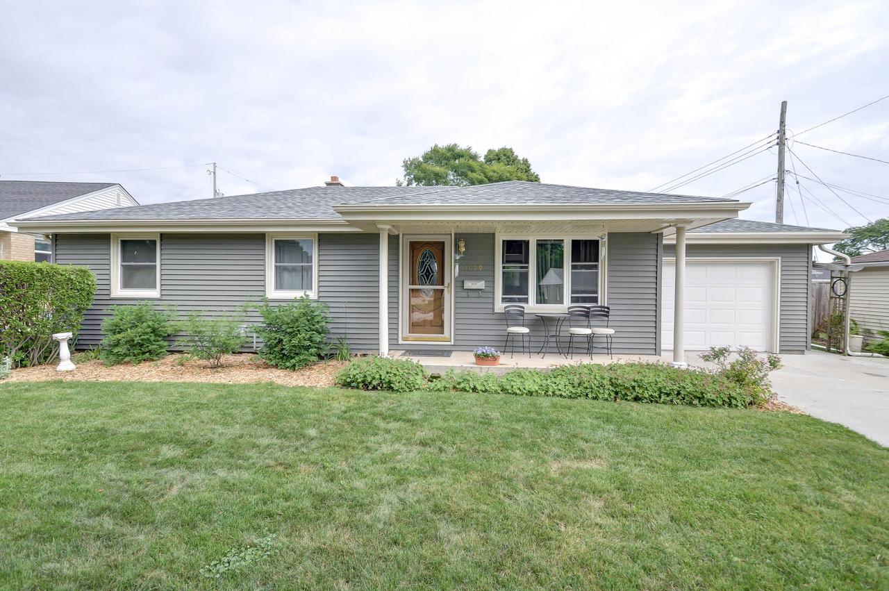 1029 Crab Tree Ln., Racine, WI 53406