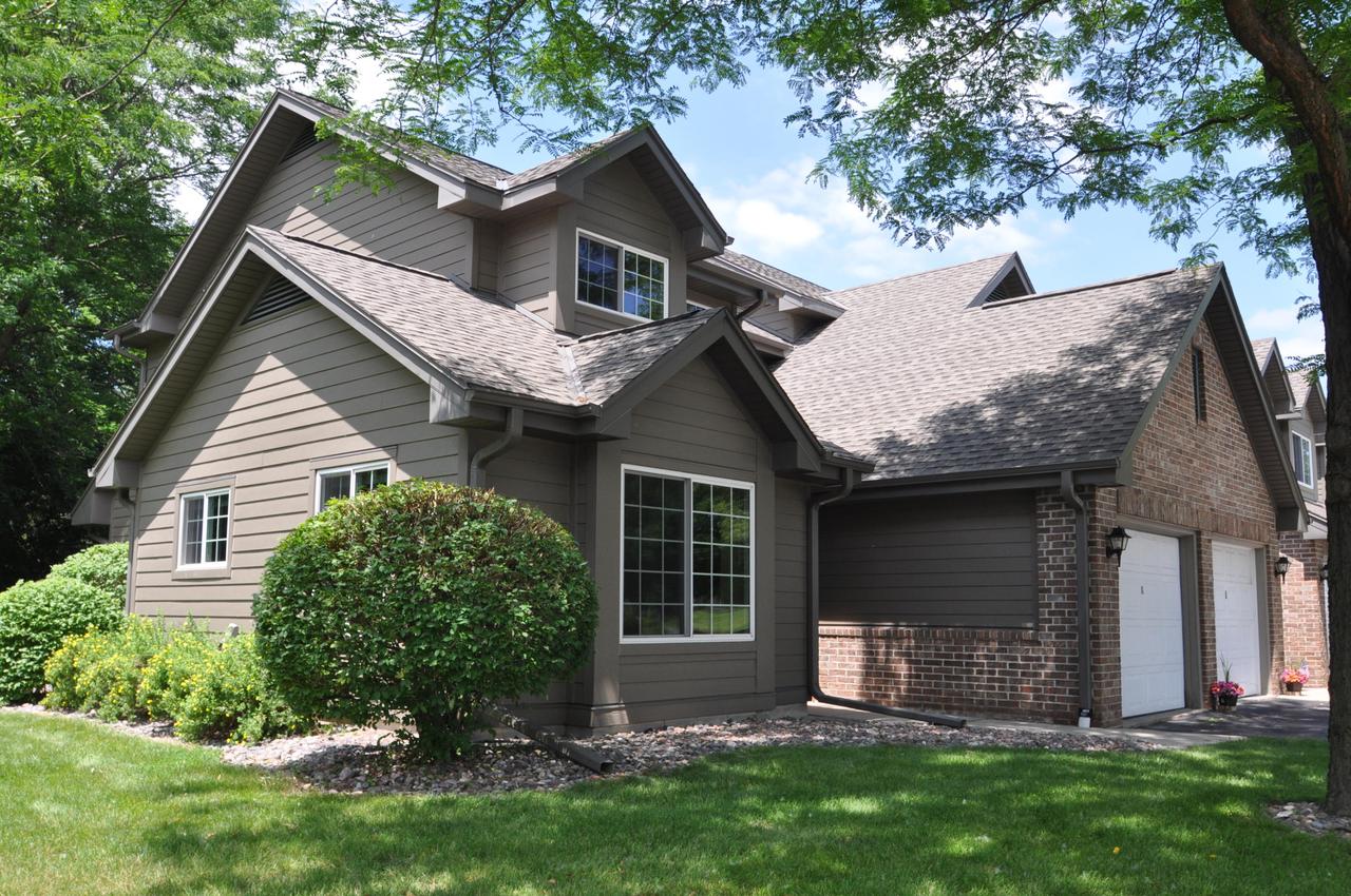 18775 Brookfield Lake Dr. #8, Brookfield, WI 53045