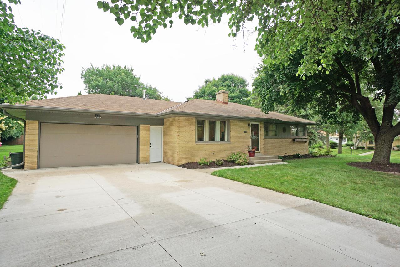 11908 W Elmhurst, Wauwatosa, WI 53226