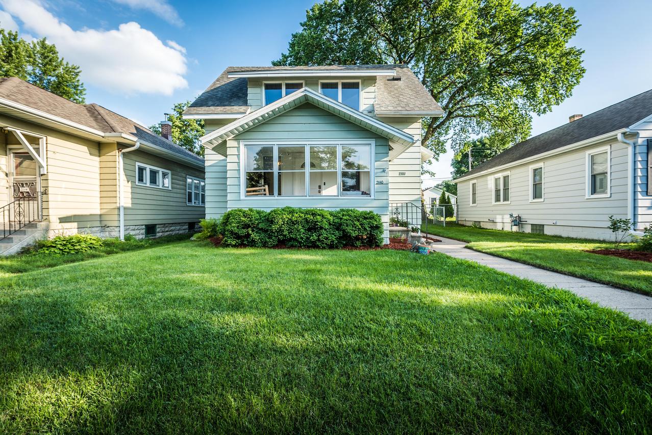 2110 Market St, La Crosse, WI 54601