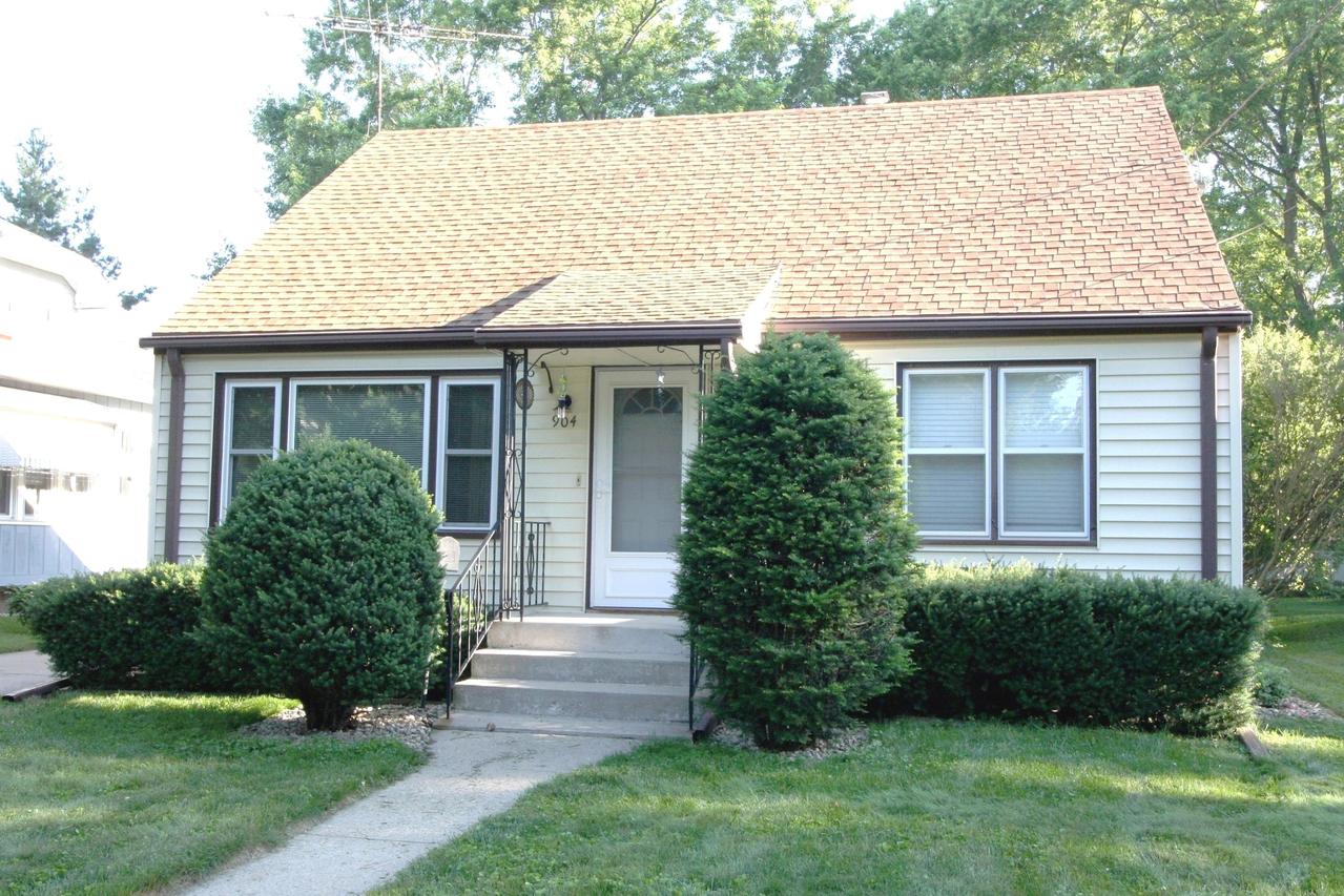 904 Milwaukee Ave, Waukesha, WI 53188