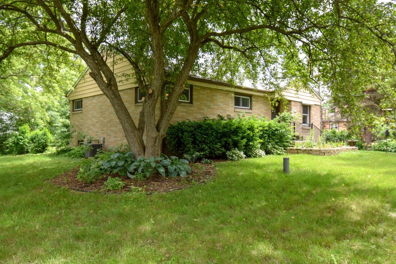 9922 N Arrowwood Rd., Mequon, WI 53092