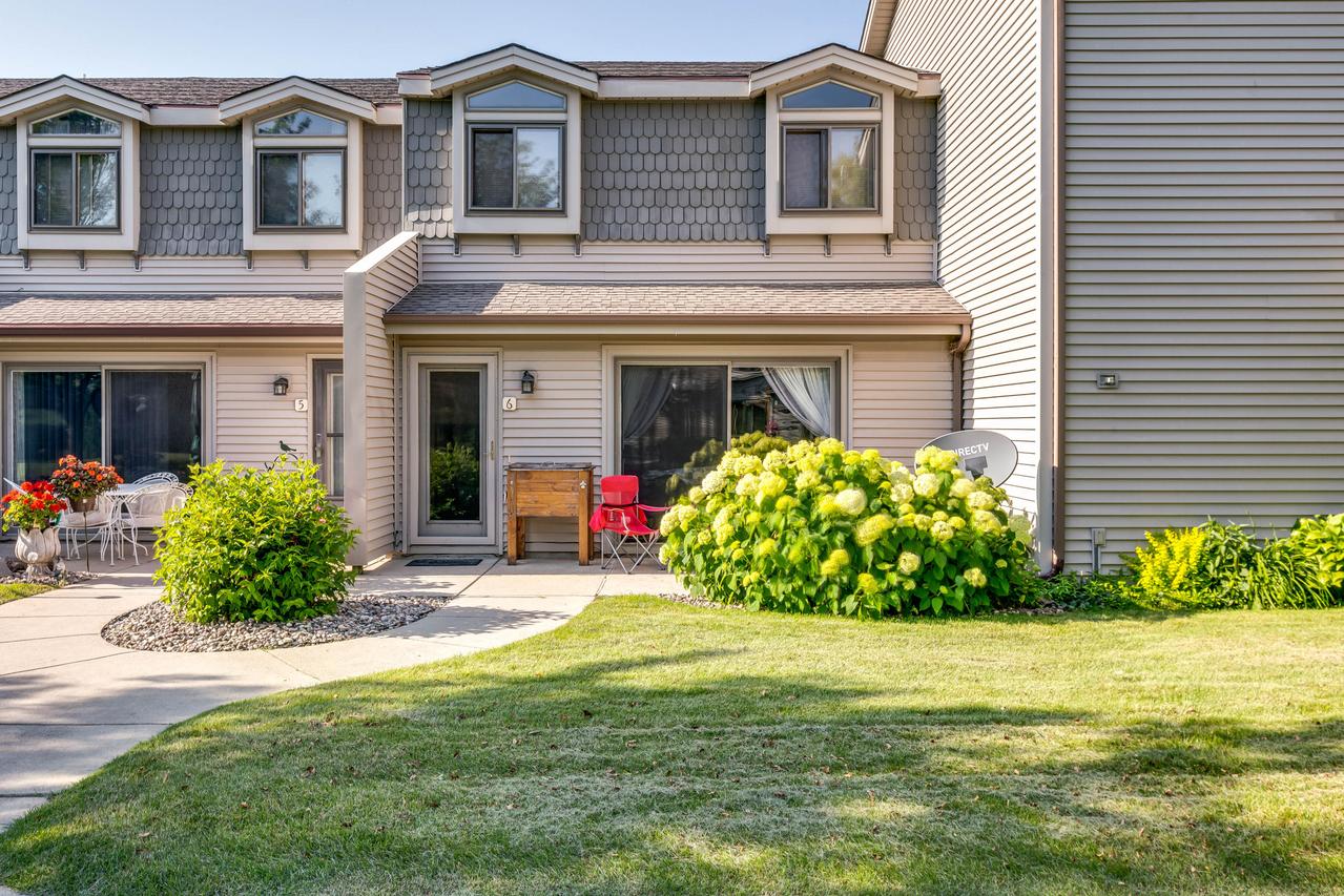 1000 Prairie Dr #6, Mount Pleasant, WI 53406