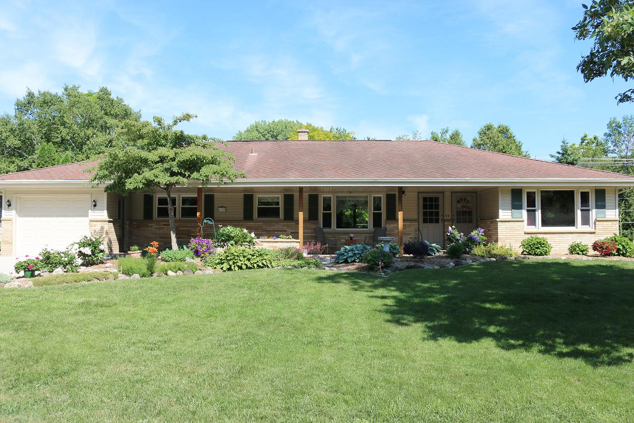 137 Daleview Dr., Plymouth, WI 53073