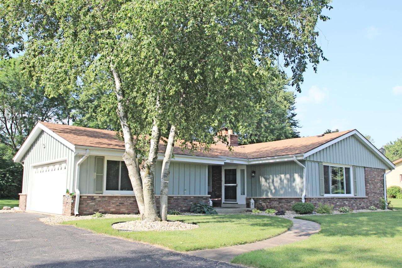6303 W Cloverleaf Ln, Brown Deer, WI 53223