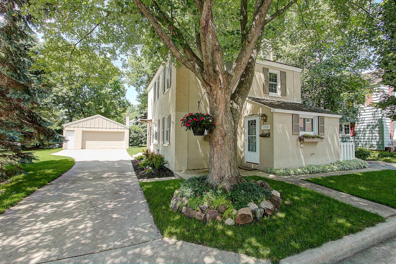 5599 Arbutus Ct., Greendale, WI 53129