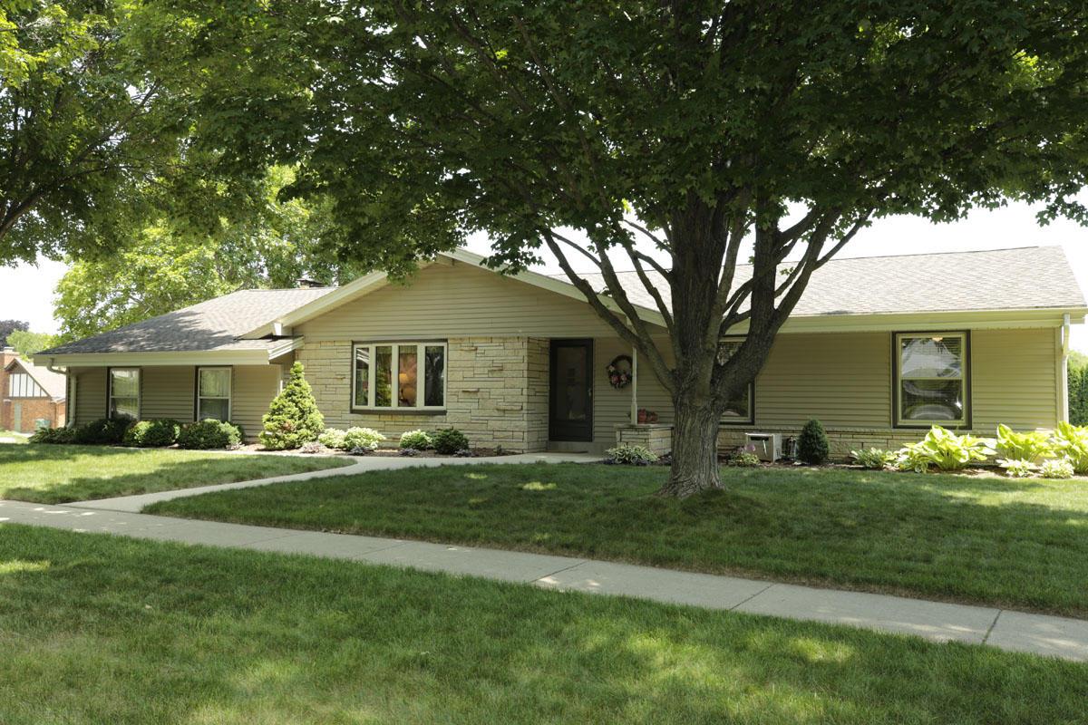 5801 Glen Flora Dr., Greendale, WI 53129