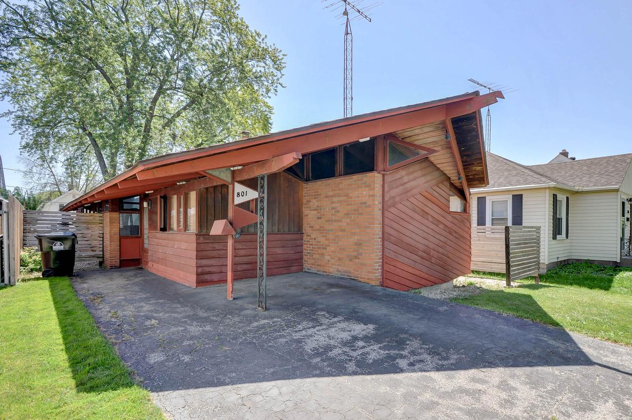 801 Lathrop Ave, Racine, WI 53405