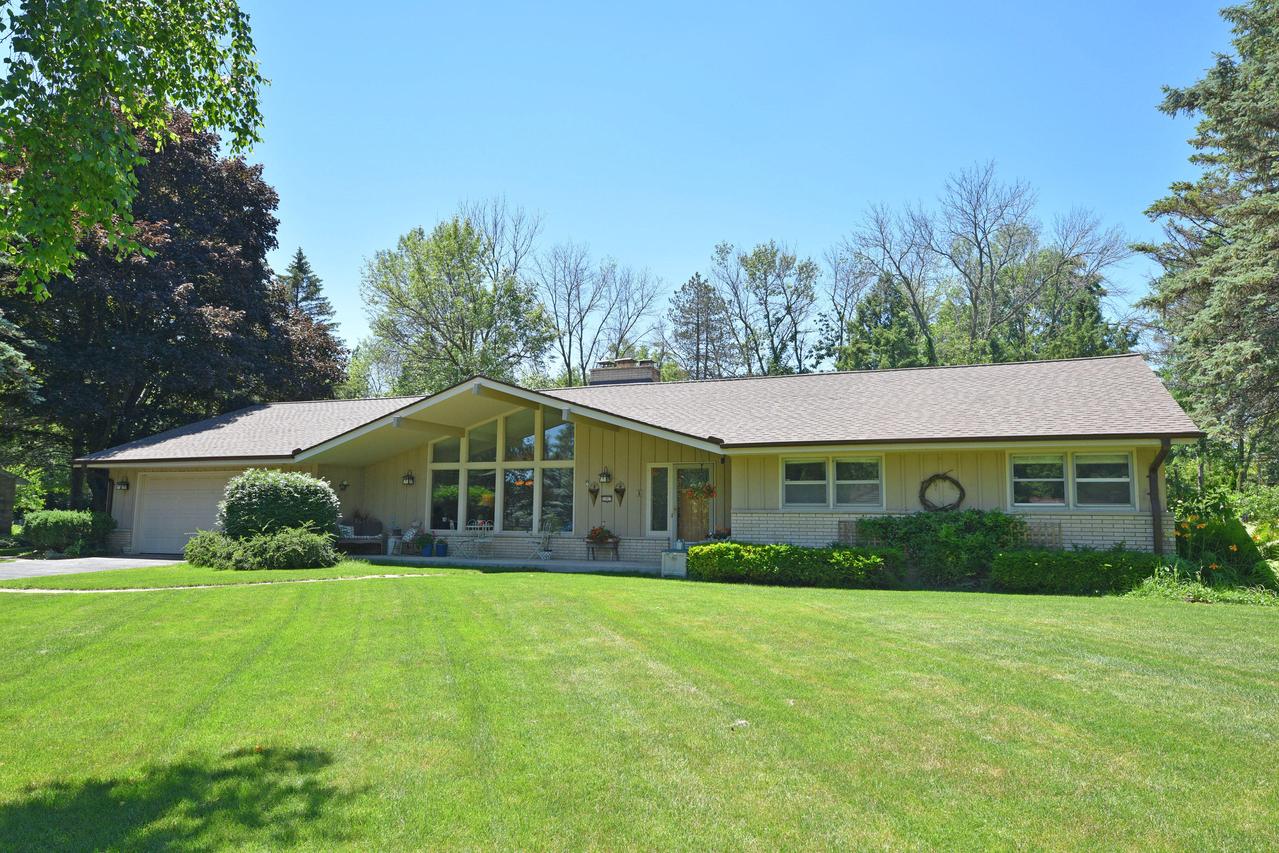 11917 N Springdale Ct, Mequon, WI 53092