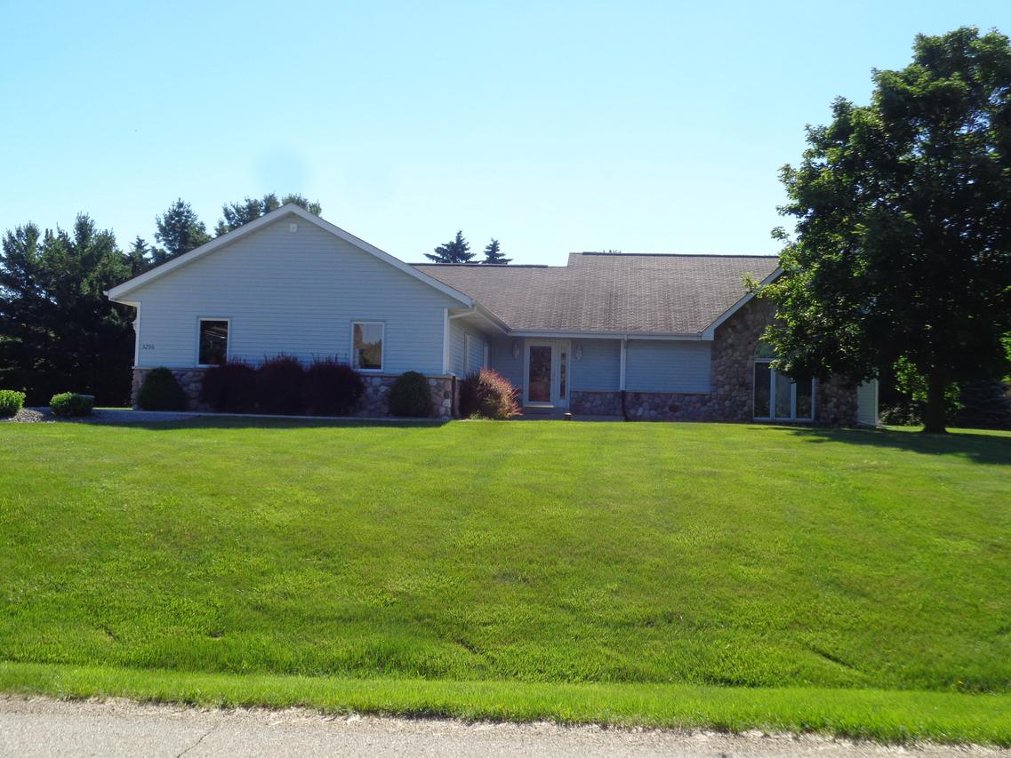 3256 Valley View, Hartford, WI 53027