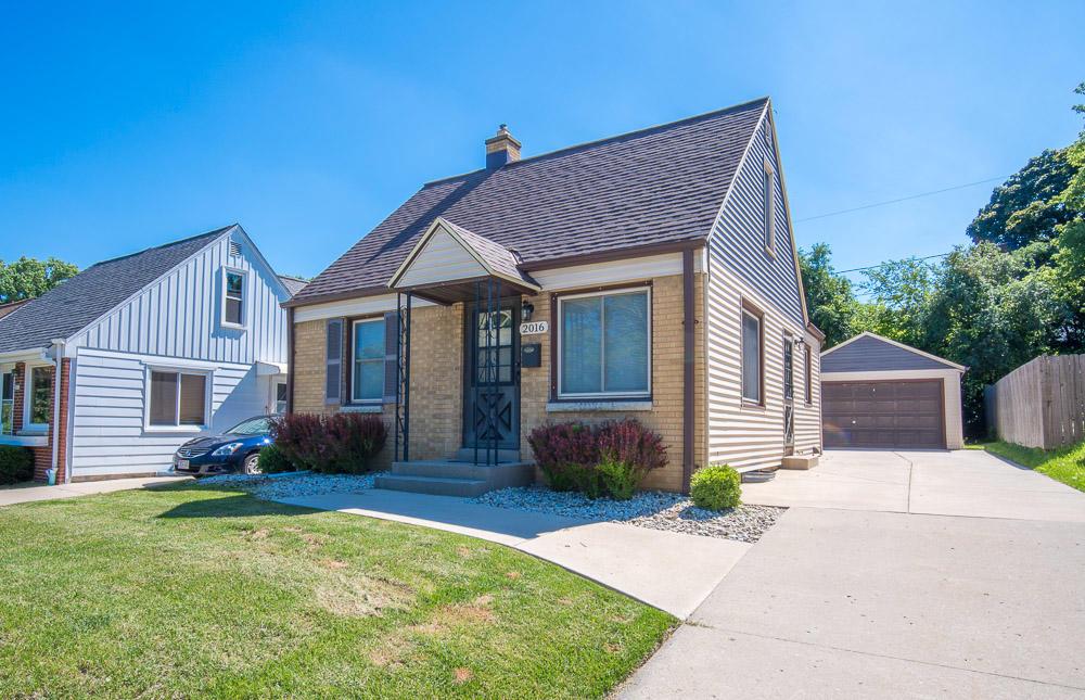 2016 S 98th St, West Allis, WI 53227