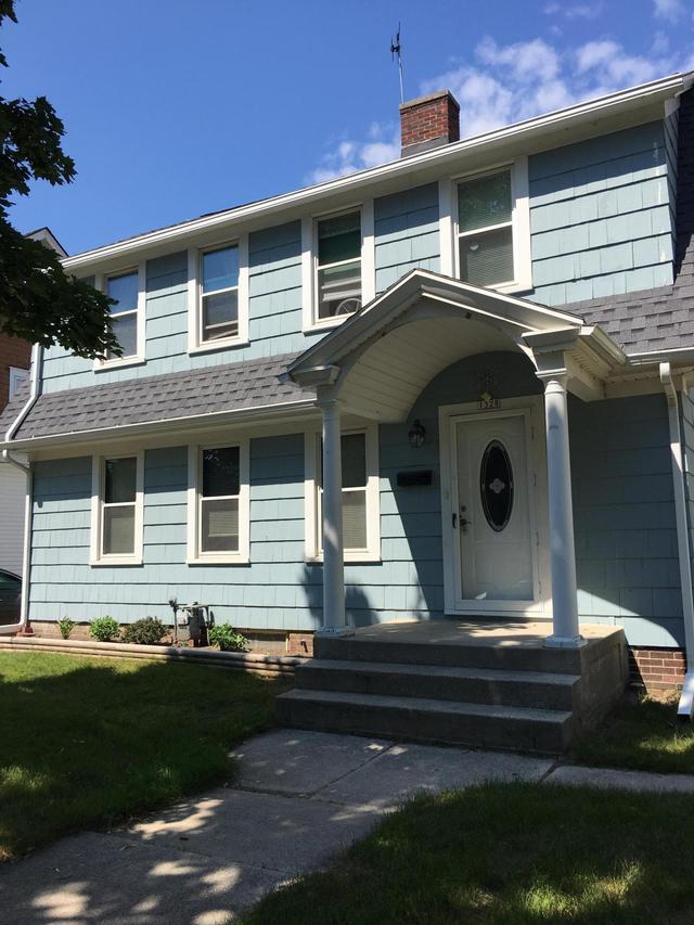 1328 N 15th St., Sheboygan, WI 53081