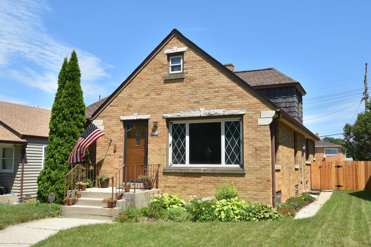 3924 N 77th St., Milwaukee, WI 53222