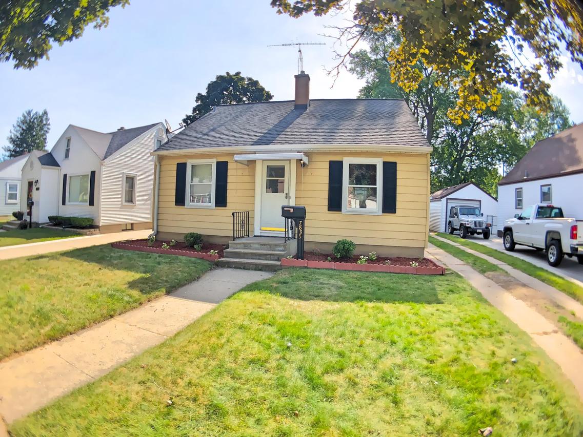 7835 18th Ave, Kenosha, WI 53143