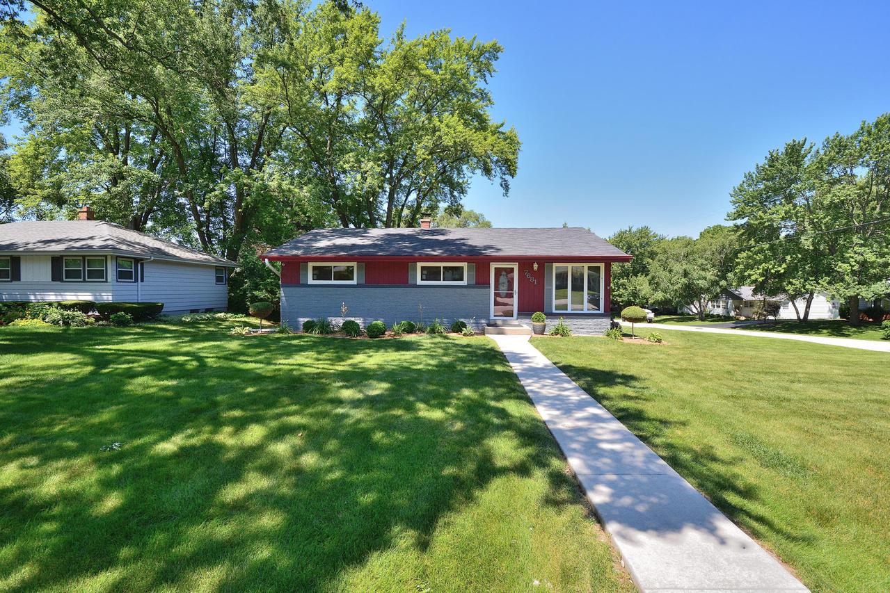 7681 N 44th St, Brown Deer, WI 53223
