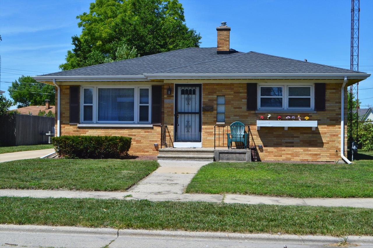 8008 26th Ave, Kenosha, WI 53143