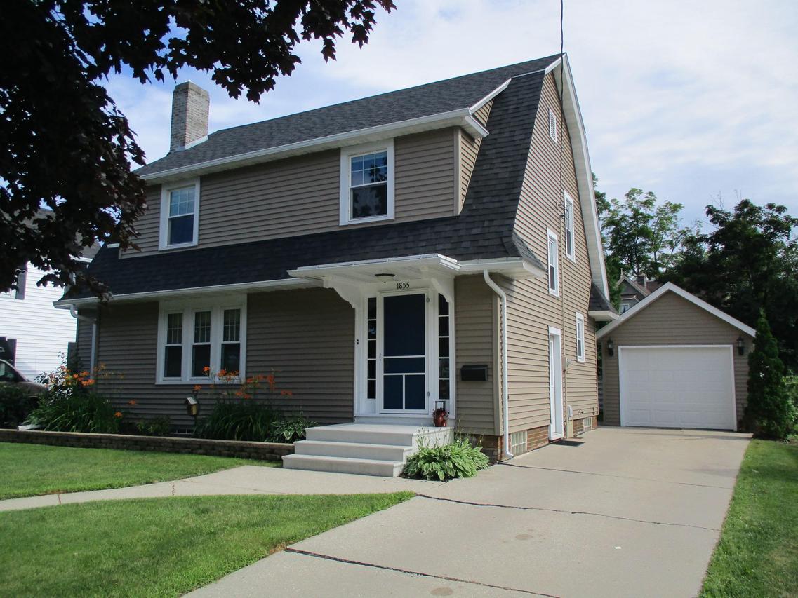 1855 New York Ave., Manitowoc, WI 54220