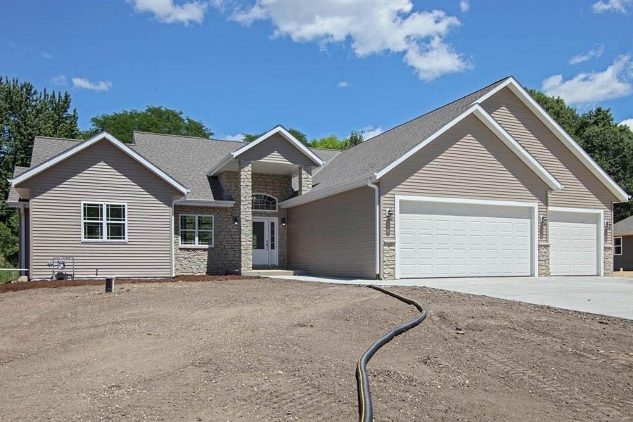 N51W27776 N Courtland Cir, Lisbon, WI 53072