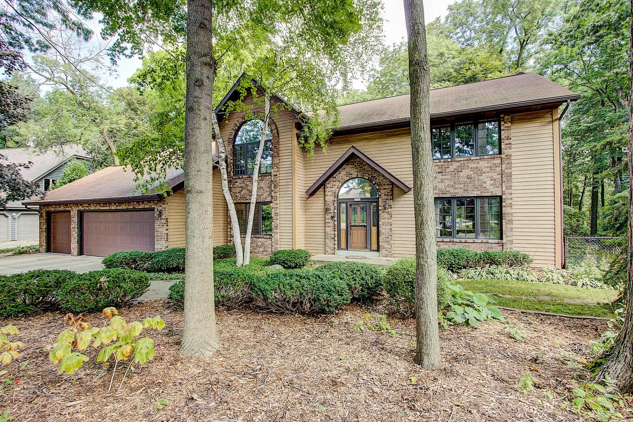 10182 Whitnall Ct, Hales Corners, WI 53130