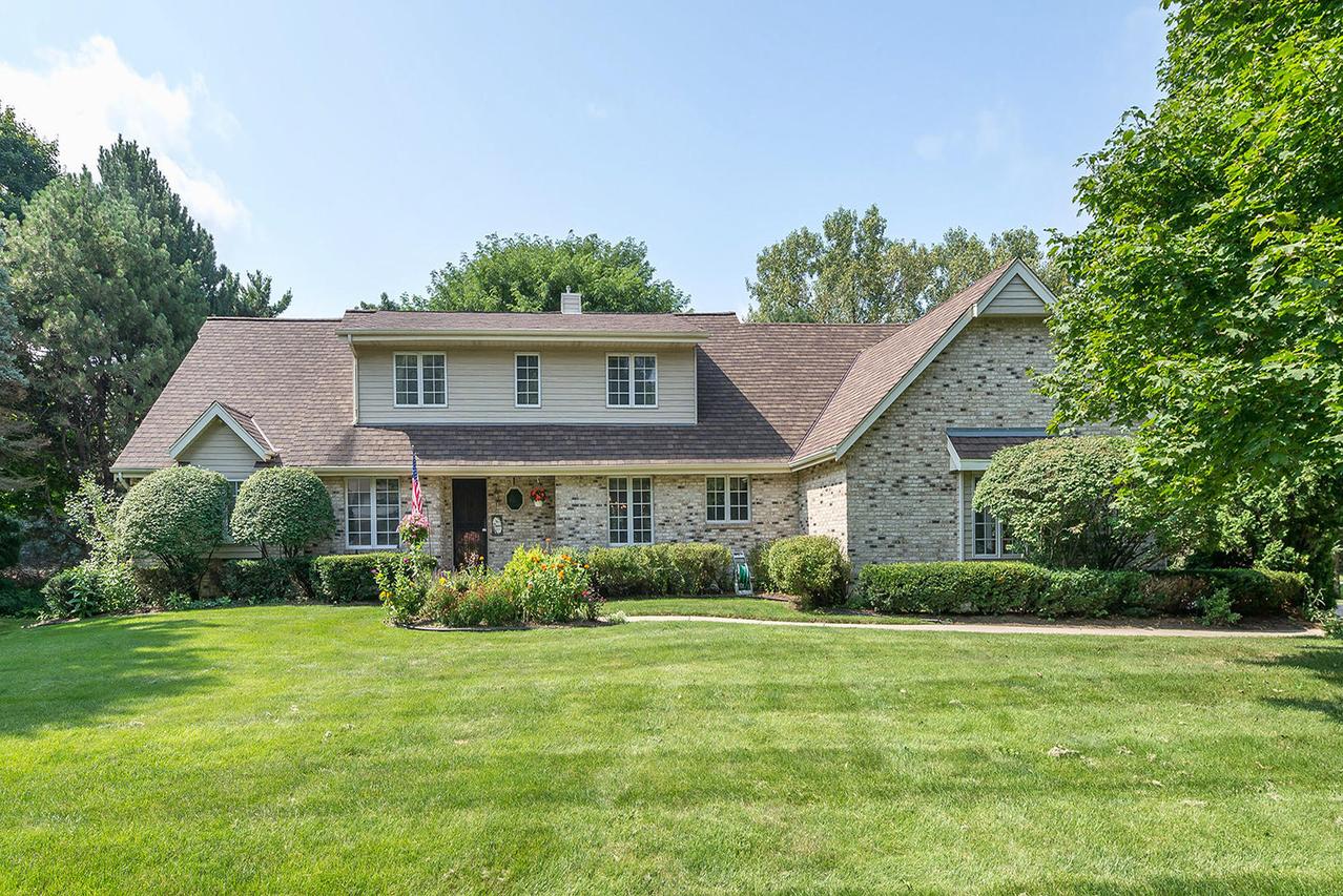 15955 Luella Dr, Brookfield, WI 53005