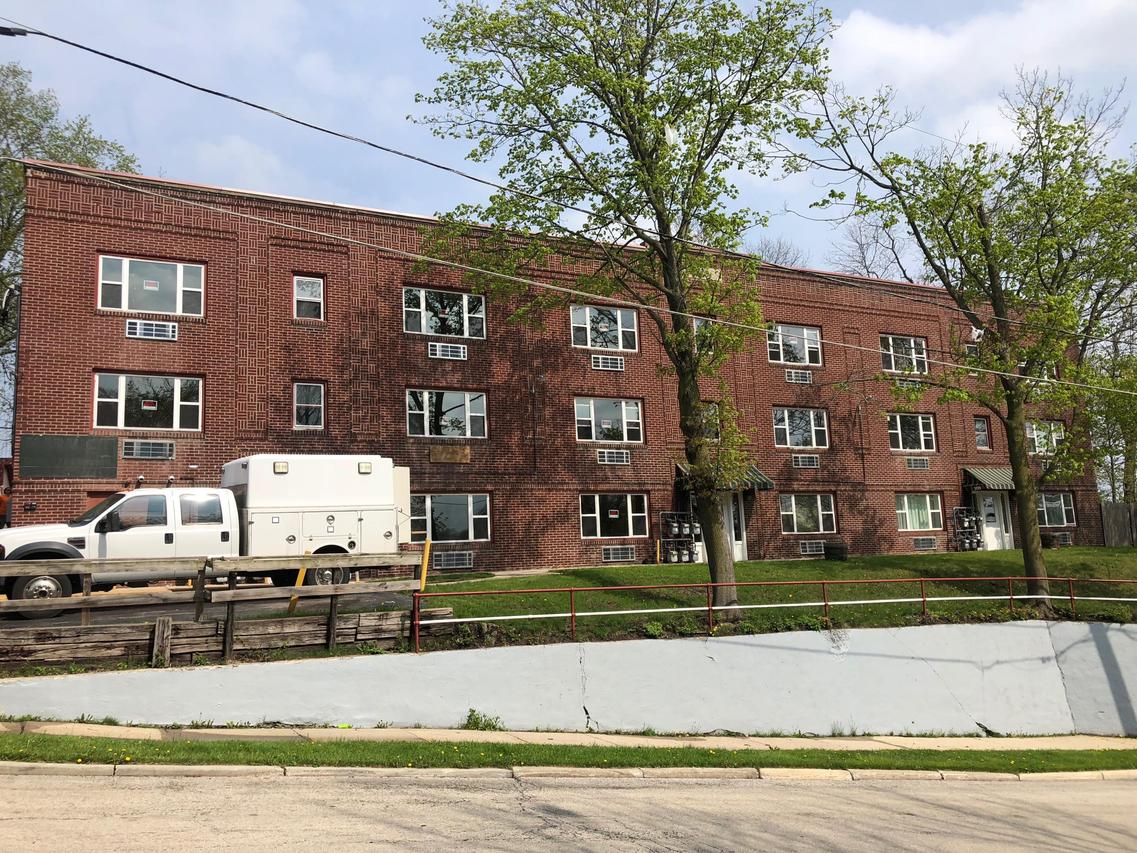 215 Howland Ave, Racine, WI 53404