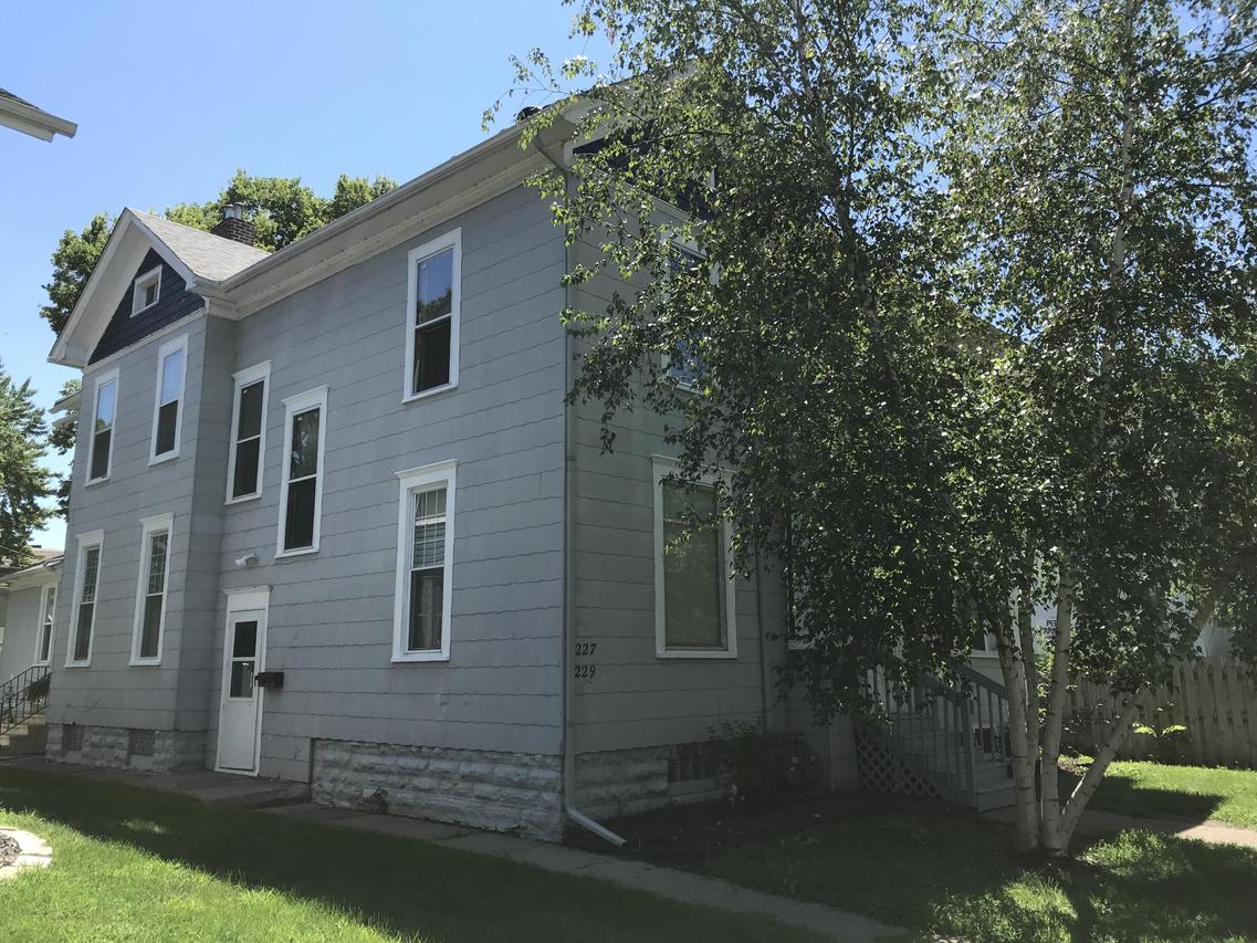 229 8th St, La Crosse, WI 54601
