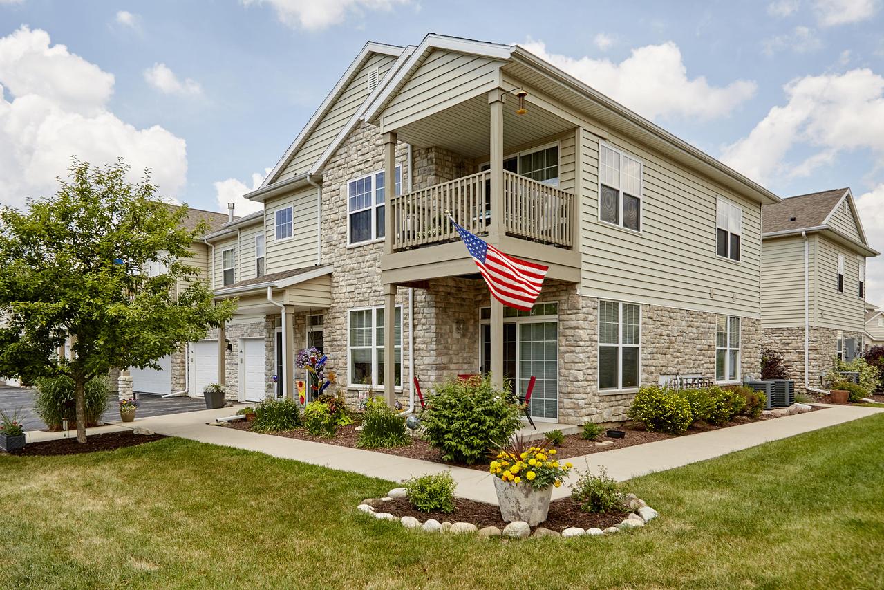 N16W26460 Meadowgrass Cir #B, Pewaukee, WI 53072