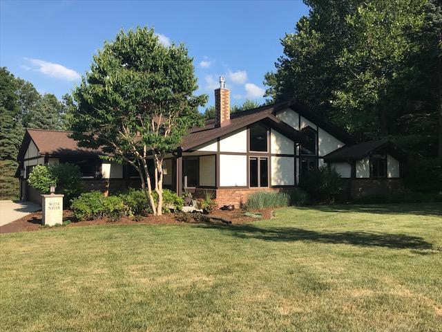 W274N4118 Shari Dr, Pewaukee, WI 53072