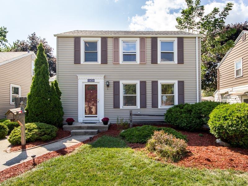 2439 S 60th St, West Allis, WI 53219