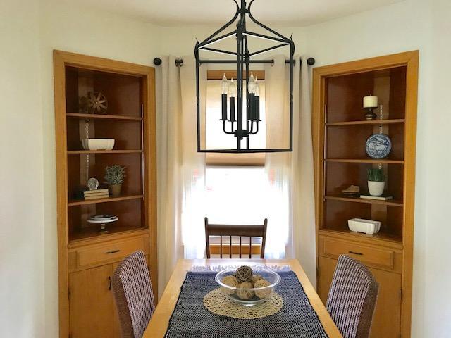 605 Pleasant View, Wauwatosa, WI 53226